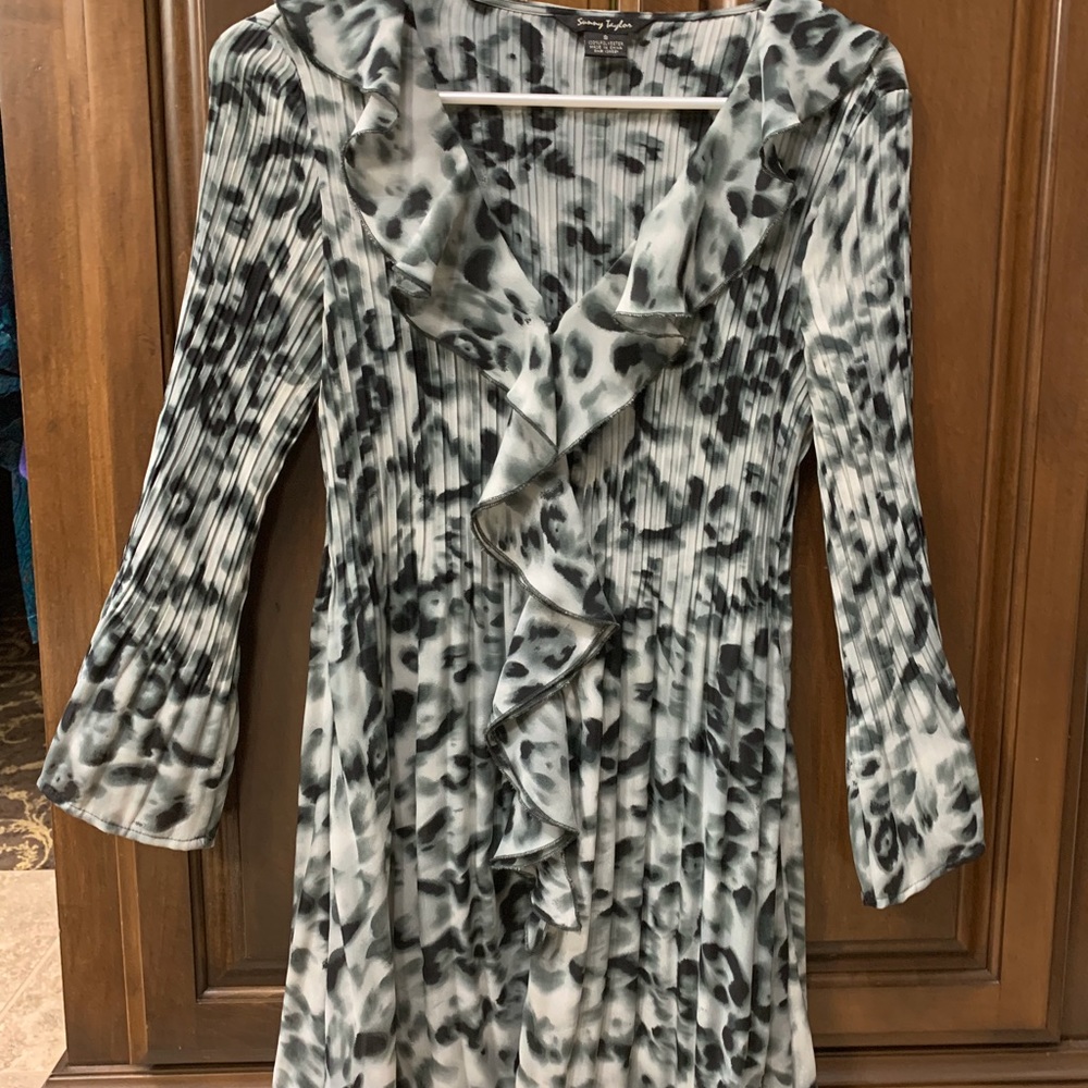 Black and white leopard tunic
